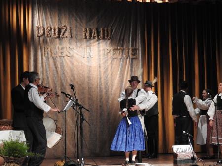 Prireditev Druži naju ples in petje z mednarodno udeležbo 76